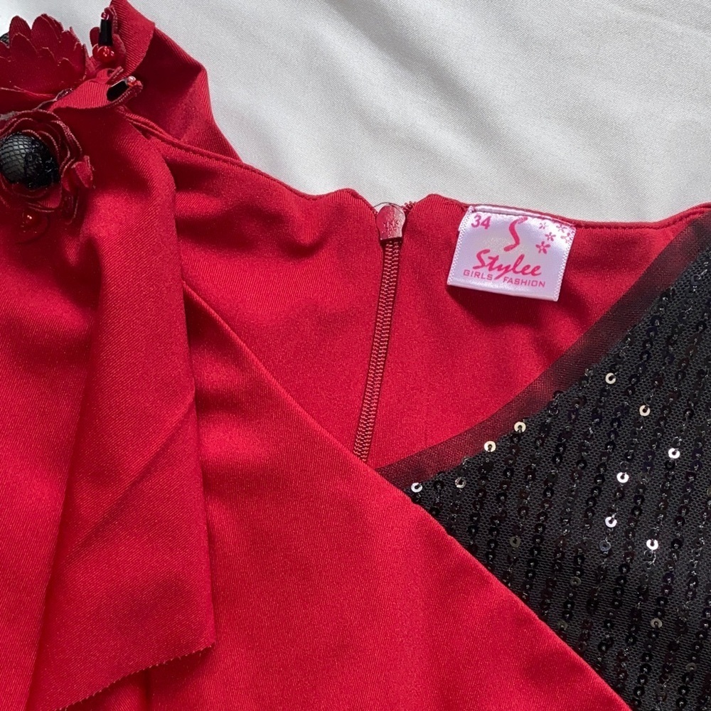 Chic Asymmetrical Red and Black Dress - Picture 8 of 14